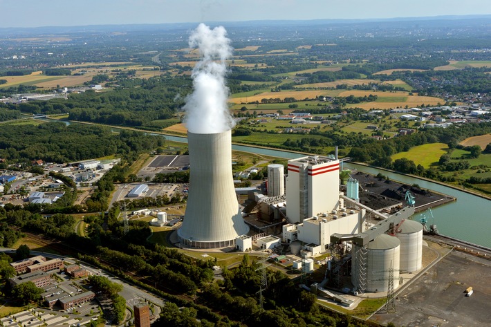 Stadtwerke Kraftwerk in der Pole-Position / Erstes Kraftwerk der Neubau-Generation nimmt Dauerbetrieb auf (FOTO)