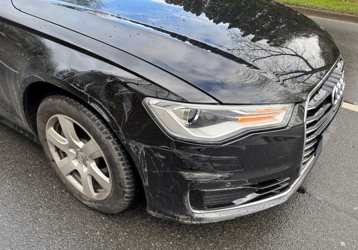 POL-HM: Zeugenaufruf nach Verkehrsunfall mit hohem Sachschaden