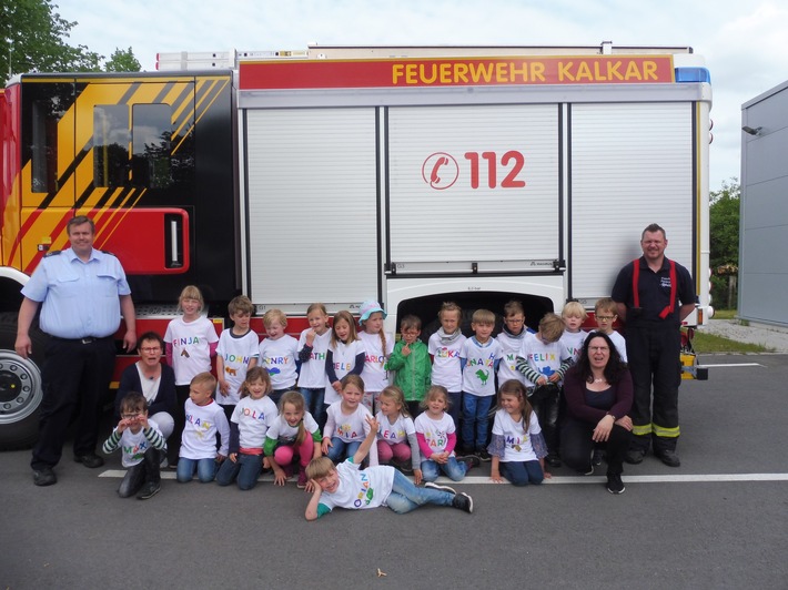 Feuerwehr Kalkar: Brandschutzerziehung im Ort- Vorschulkinder bei der Freiwilligen Feuerwehr Appeldorn