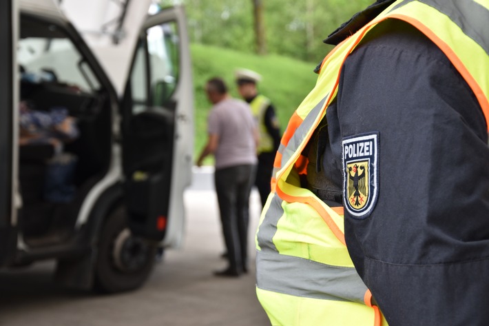Bundespolizeidirektion München: Bundespolizei Waidhaus verhindert Einschleusung - Zurückweisung an der Grenze