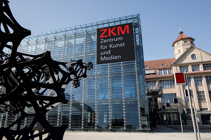 2021 am ZKM Karlsruhe - Forschung und produktive Symbiose von Künstlicher Intelligenz, Nachhaltigkeit und Daten-Kunst