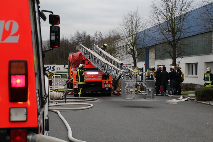 FW Menden: Brand einer Filteranlage