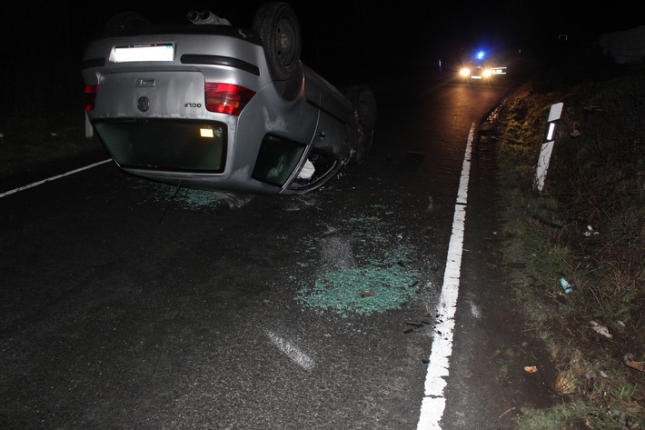 POL-HAM: Verkehrsunfall: Fahrzeug landet auf dem Dach; Fahrer unverletzt aber alkoholisiert