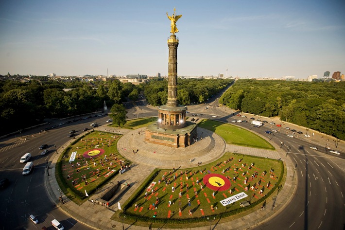 Carpe Diem Urban Yoga - Auftakt an der Berliner Siegessäule