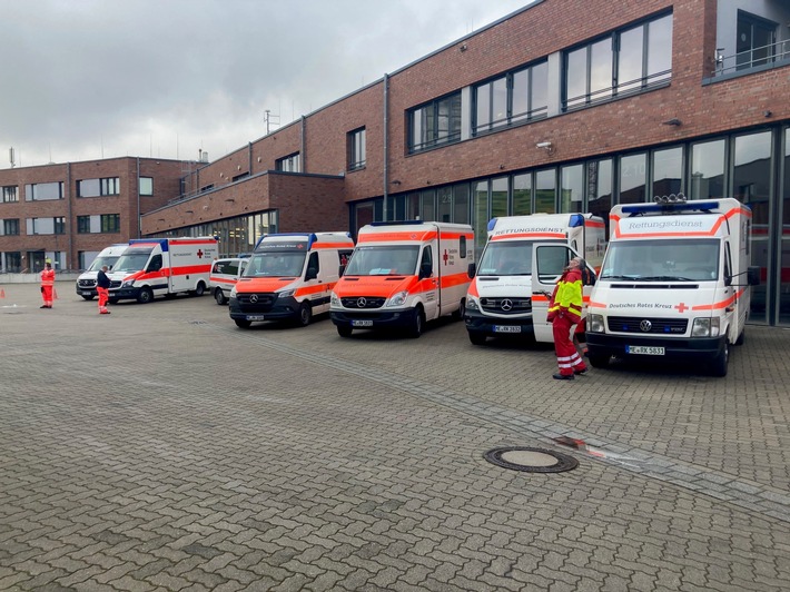 FW Ratingen: Hohes Einsatzaufkommen durch Schneefall - Rettungsdienst und Brandschutz gefordert