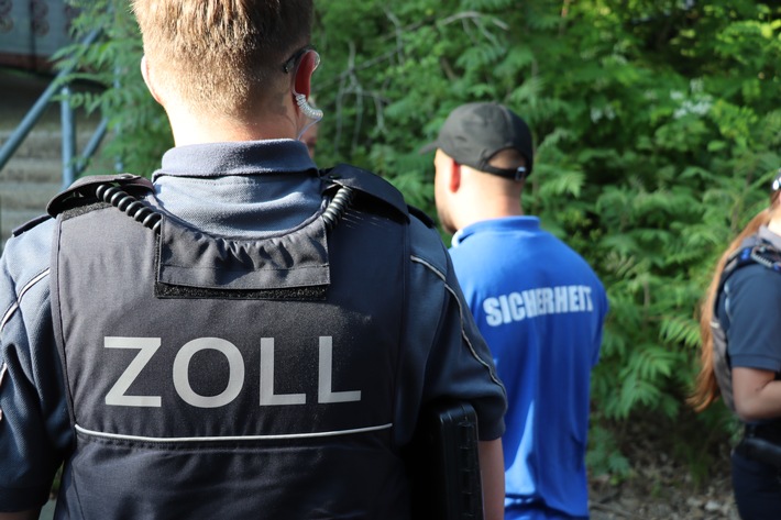 HZA-DD: Zoll nimmt Wach- und Sicherheitsgewerbe ins Visier / Bundesweite Schwerpunktprüfung gegen Schwarzarbeit und illegale Beschäftigung