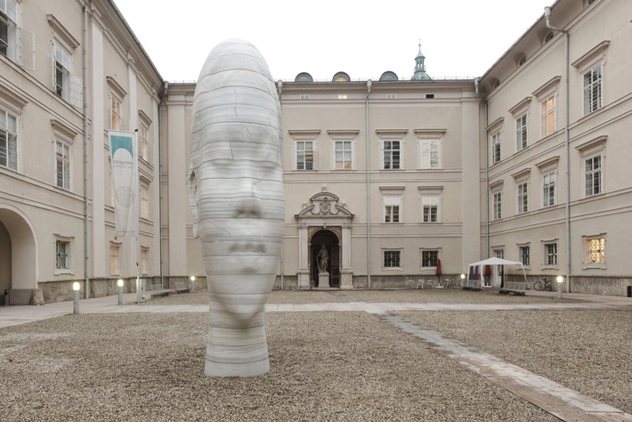 "Awilda": Monumentaler Marmorkopf für Salzburg