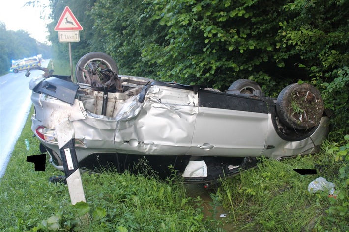 POL-MI: Drei Verletzte nach Zusammenstoß zweier Autos