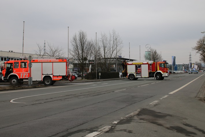 FW Menden: Austretendes Gas sorgt für Einsatz der Feuerwehr