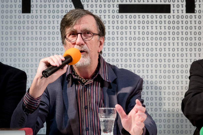 Kyoto-Preis 2021 für Bruno Latour / Inamori Gesellschaft vergibt den Kyoto-Preis in der Kategorie "Arts and Philosophy" an den Wissenschaftler und Co-Kurator zahlreicher ZKM Ausstellungen