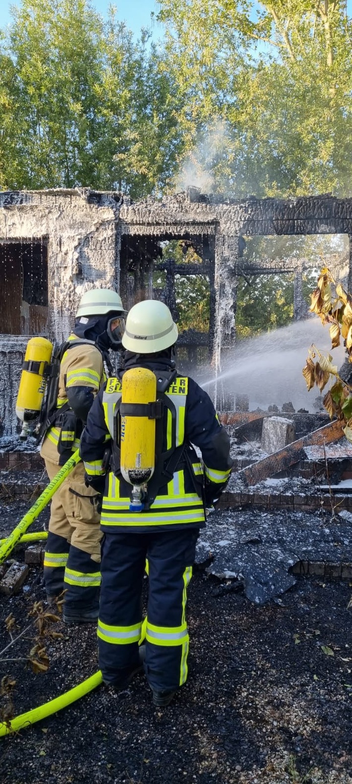 FW Xanten: Brand einer Remise