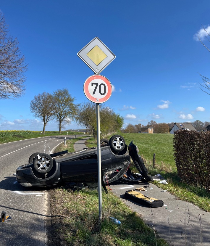 POL-AC: Unfall im Nordkreis: Auto überschlägt sich