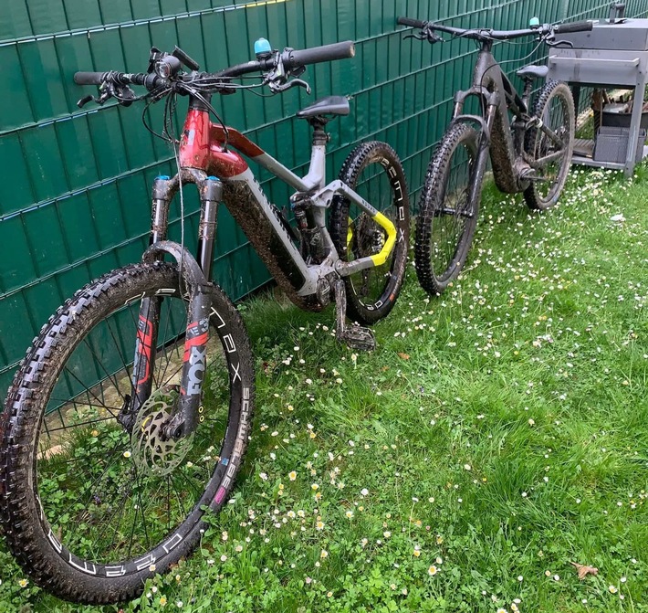 POL-GÖ: (335/2025) Diebstahl zweier E-Bikes aus Hauseingang in Hann. Münden - Polizei sucht Zeugen