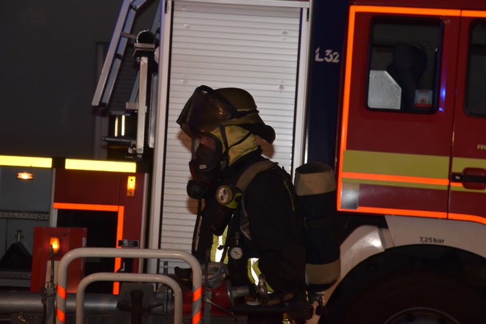 FW-DO: 22.05.2019 - FEUER IN MITTE-NORD
Zimmerbrand in Dachgeschosswohnung