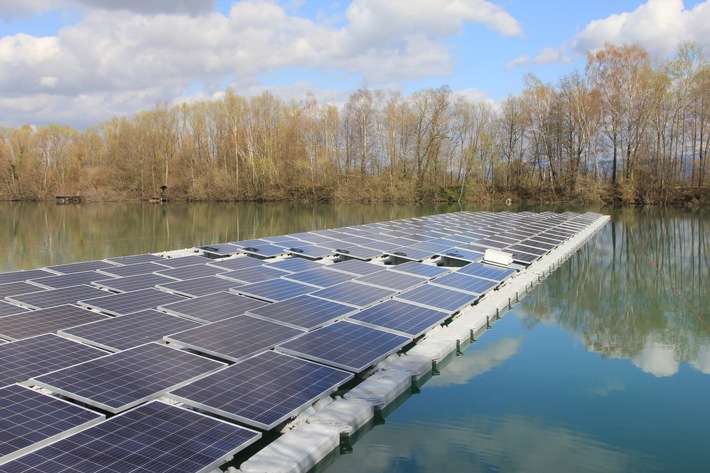 Presseinformation: Schwimmende Solaranlage in Leimersheim - Erdgas Südwest mit neuem Rekordprojekt