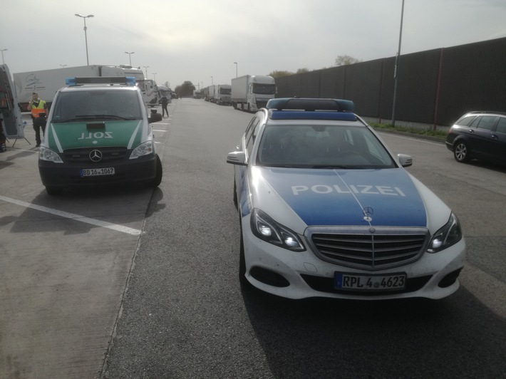 POL-PDNW: Polizeiautobahnstation Ruchheim - Autobahnpolizei und Zoll kontrollieren gemeinsam