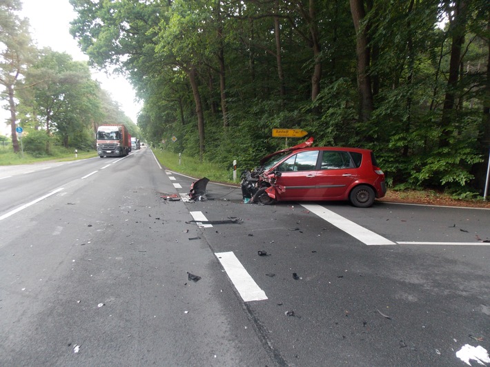 POL-CUX: Verkehrsbeeinträchtigungen nach Unfall in Hagen