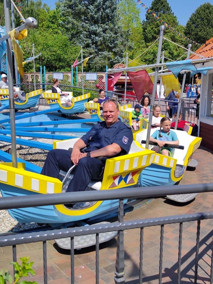 FW-LFVSH: Aktionstag im Hansa-Park: Jugendfeuerwehren aus ganz Schleswig-Holstein zu Gast