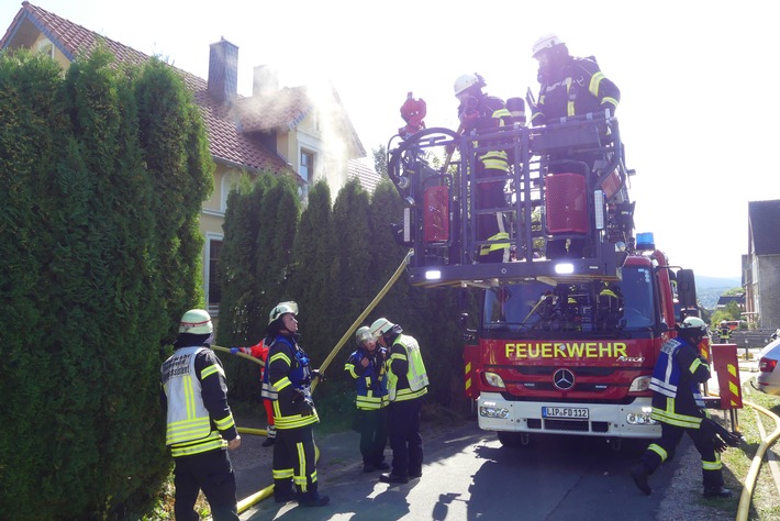 FW-DT: Brand in Wohnhaus - Bewohner tot aufgefunden