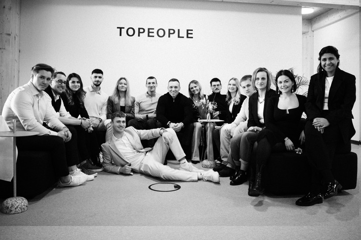 Gemeinsam in Richtung Zukunft: TOPEOPLE GROUP GmbH feiert dreijähriges Jubiläum