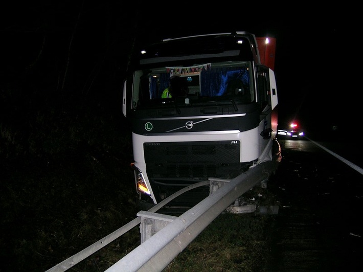 POL-PPWP: LKW- Unfall BAB 6