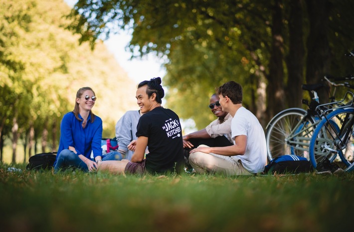 Presseeinladung: Swapfiets verleiht "Goldenes Fahrrad" an Rock Your Life Hannover e.V.