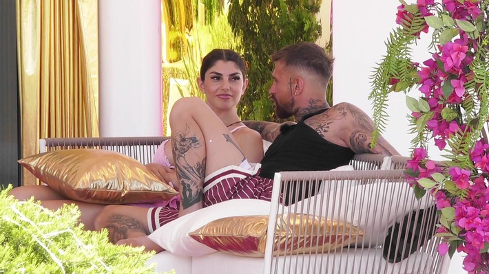 Heute bei "Love Island VIP": Gigis Fremdgeh-Beichte, der erste Exit und Einschlag der Geheim-Granate