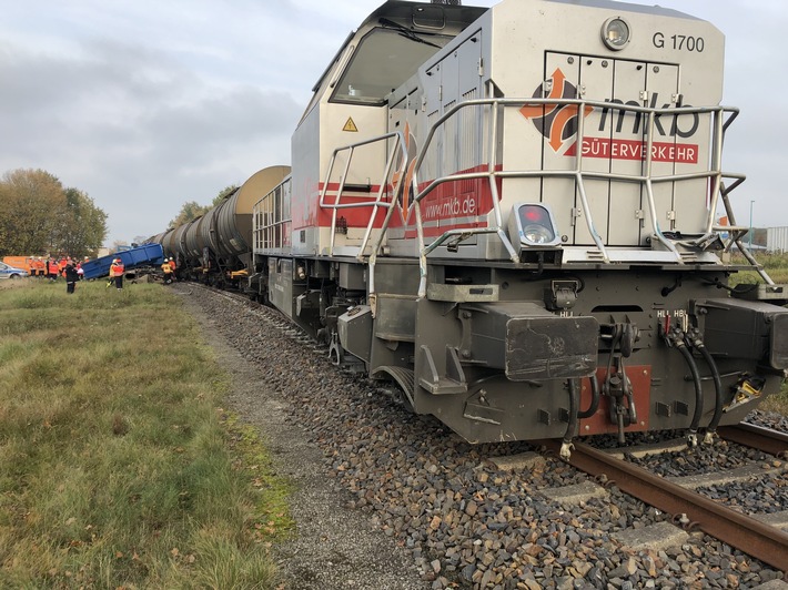 POL-NI: Verkehrsunfall zwischen Güterzug und LKW