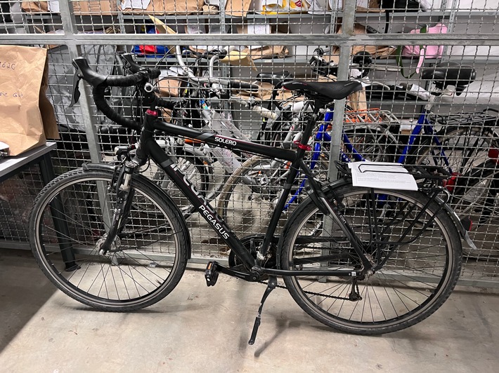 POL-WES: Dinslaken - Polizei sucht Eigentümer eines Pegasus-Fahrrads