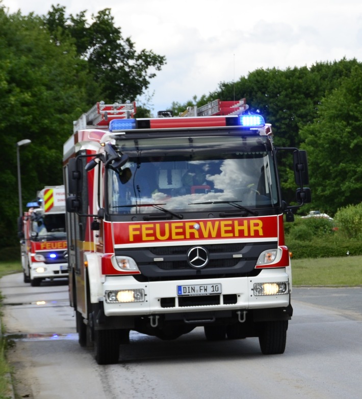 FW Dinslaken: Gasgeruch im Berufskolleg Dinslaken