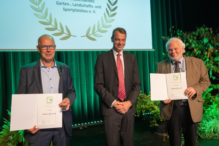 BGL zeichnet hochverdiente Ehrenamtler aus/  Goldene Ehrennadel für Thomas Schmale, Jens Heger und Rafael Carentz