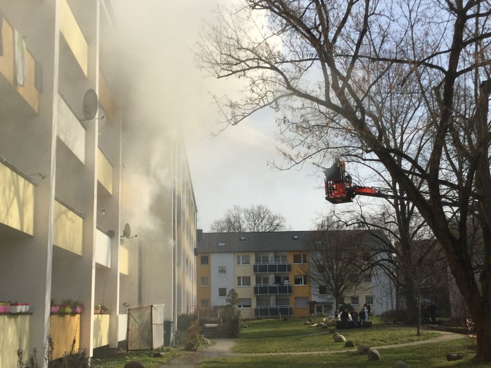 FW-BN: Ein Brandtoter nach Wohnungsbrand
