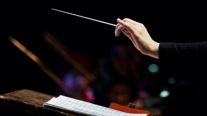 ARTE Concert streamt internationalen Dirigentinnenwettbewerb "La Maestra" live aus der Philharmonie de Paris