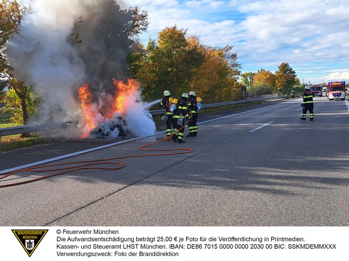 FW-M: Sportwagen auf Autobahn in Flammen (Langwied)