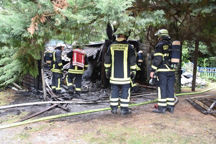 FW-DO: Erneuter Brand einer Gartenlaube in Kirchlinde