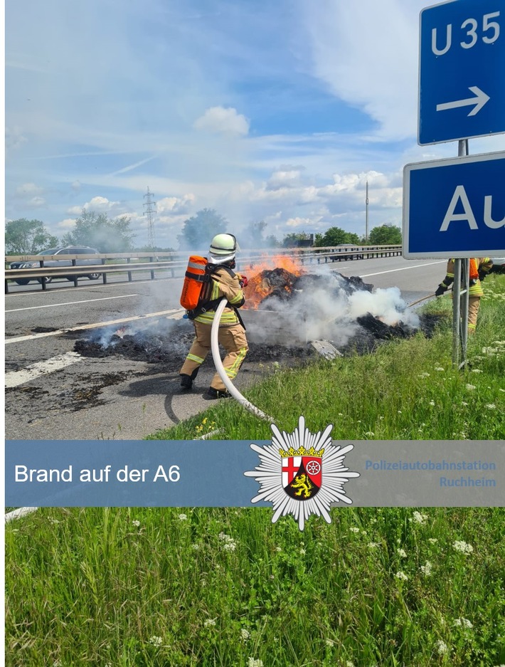 POL-PDNW: Polizeiautobahnstation Ruchheim - Brennender Anhänger führt zu kurzfristiger Vollsperrung