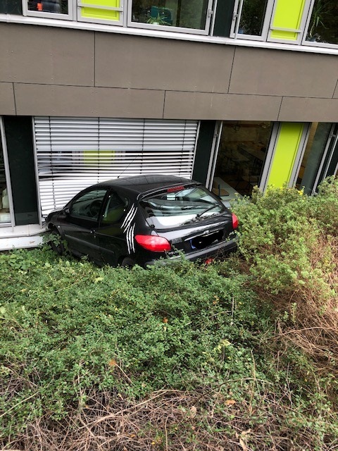POL-PDLD: Landau, Thomas-Nast-Straße, 15.10.2019, 13.15 Uhr
Verkehrsunfall