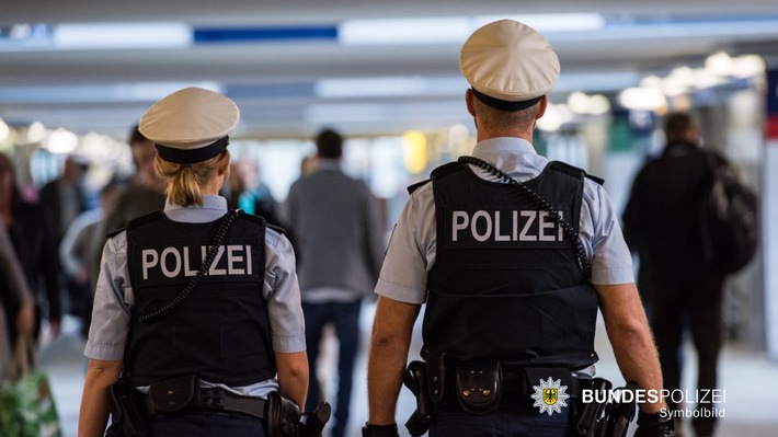 Bundespolizeidirektion München: Tätlicher Angriff auf Bundespolizisten am Pasinger Bahnhof // 43-Jähriger bedrohte Einsatzkräfte