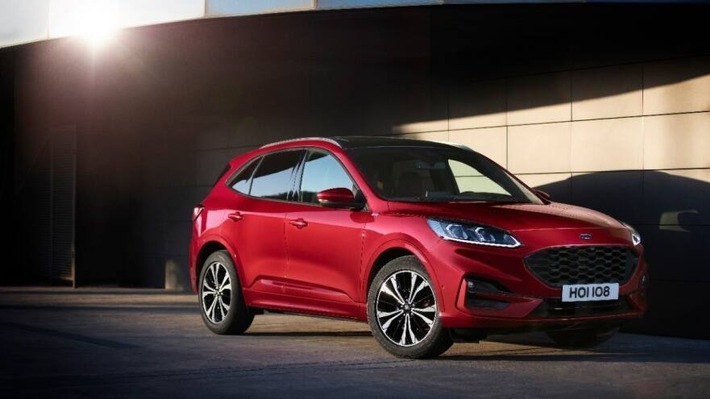 Top-Resultat für den neuen Kuga: Der europäische SUV-Bestseller von Ford hat im unabhängigen Referenz-Crashtest Euro NCAP (European New Car Assessment Programme) mit fünf Sternen das bestmögliche Ergebnis erreicht und damit sein vorbildliches Sicherheitsniveau nachdrücklich unter Beweis gestellt. Mit 92 Prozent der maximal erreichbaren Punktzahl erzielte der neue Ford Kuga speziell in Bezug auf den Schutz von Erwachsenen ein Spitzenergebnis. Beim Seiten-Aufprall gegen ein verformbares Objekt mit 50 km/h sowie beim nochmals anspruchsvolleren seitlichen Pfahl-Aufprall mit 32 km/h hat der Kuga jeweils die volle Punktzahl eingefahren. Auch beim Insassenschutz von Kindern und gegenüber ungeschützten Verkehrsteilnehmern wie zum Beispiel Fußgängern zählt das neue Modell, das bereits bestellbar ist, mit 86 und 82 Prozent zu den derzeit besten Testprobanden. Weiterer Text über ots und www.presseportal.de/nr/6955 / Die Verwendung dieses Bildes ist für redaktionelle Zwecke honorarfrei. Veröffentlichung bitte unter Quellenangabe: "obs/Ford-Werke GmbH"