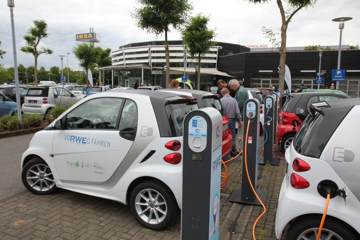 Projekt eMERGE: Elektrofahrzeuge intelligent regenerativ betanken