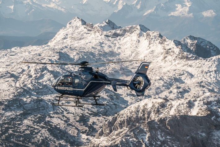 Bundespolizeidirektion München: Hubschrauberpiloten zur fliegerisch taktischen Übung und zur Ausbildung im Gebirge unterwegs