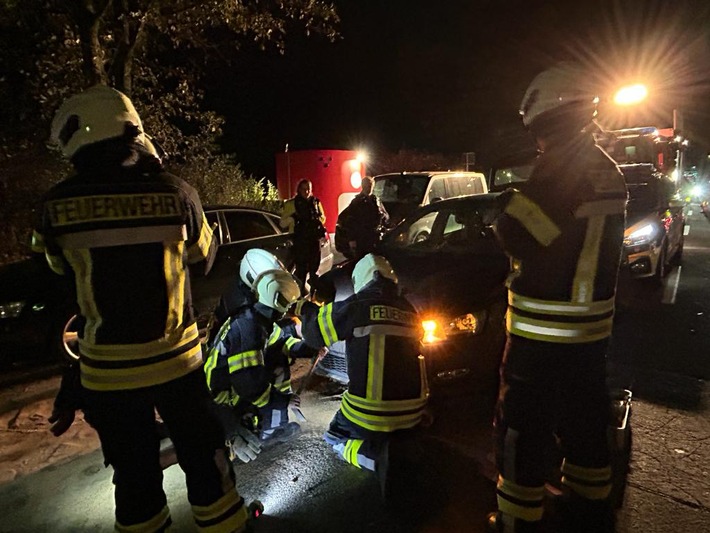 FW-EN: Verkehrsunfall an der Schmiedestraße