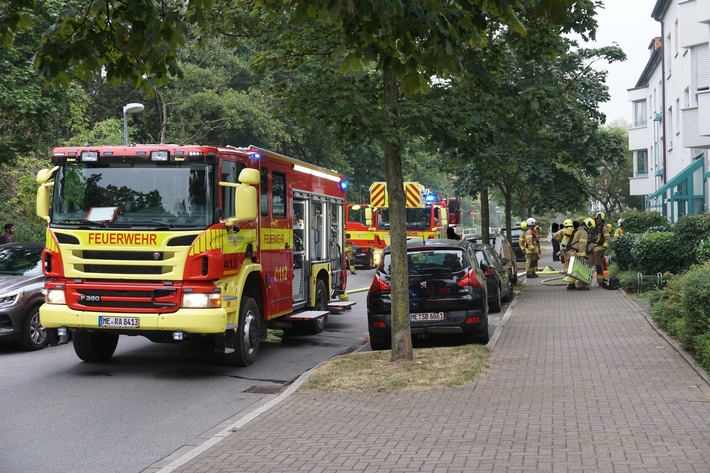 FW Ratingen: Ratingen Breitscheid, Mintarder Weg, Brandgeruch in einer Wohnung