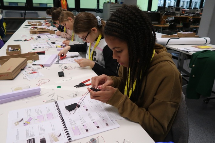 FHNW; Fachhochschule Nordwestschweiz: Nationaler Zukunftstag 2025 an der FHNW