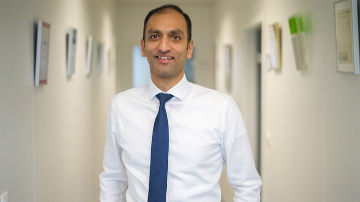 Rehan Khan / Weiterer Text über ots und www.presseportal.de/nr/170986 / Die Verwendung dieses Bildes für redaktionelle Zwecke ist unter Beachtung aller mitgeteilten Nutzungsbedingungen zulässig und dann auch honorarfrei. Veröffentlichung ausschließlich mit Bildrechte-Hinweis. Rehan Khan / Weiterer Text über ots und www.presseportal.de/nr/170986 / Die Verwendung dieses Bildes für redaktionelle Zwecke ist unter Beachtung aller mitgeteilten Nutzungsbedingungen zulässig und dann auch honorarfrei. Veröffentlichung ausschließlich mit Bildrechte-Hinweis.