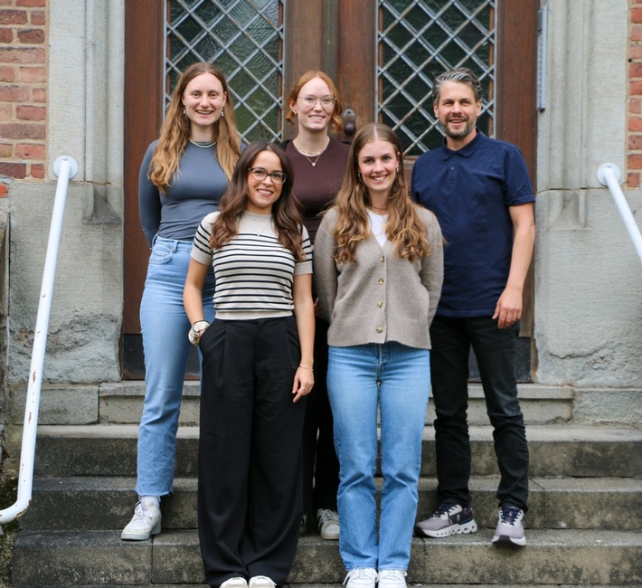 Mediziner-Camp: Medizinstudentinnen zu Gast im Herz-Jesu-Krankenhaus Dernbach