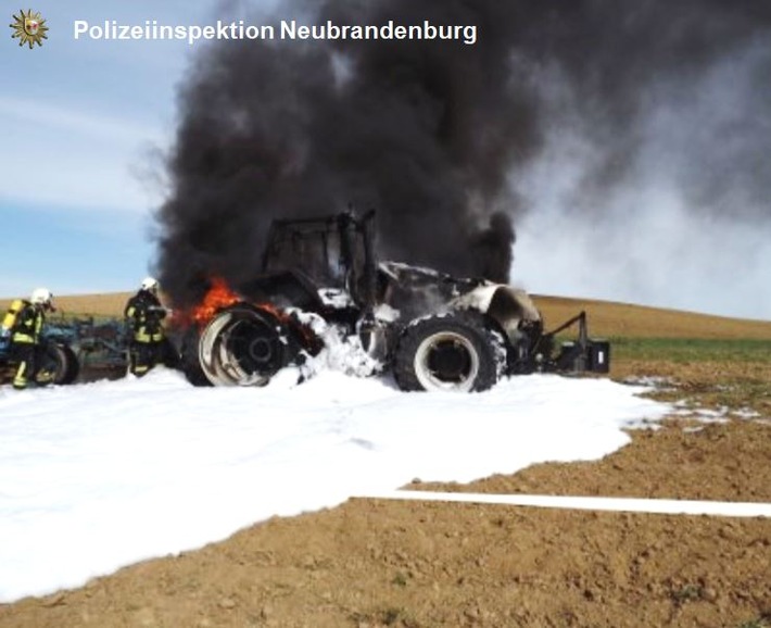 POL-NB: Brand eines Traktors