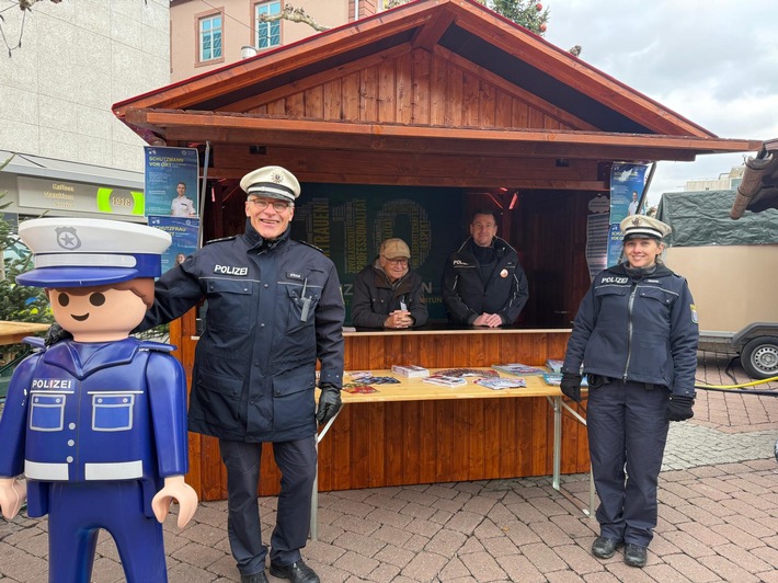 POL-OF: Polizei zeigte auf Weihnachtsmarkt Präsenz: "tea for free" an der "SvO-Hütte"