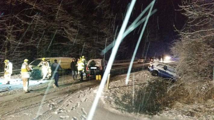 FW-Stolberg: Verkehrsunfall auf der Freunder Landstraße