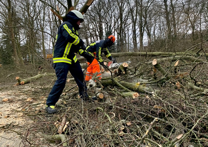 FW-BO: Sturmtief "Sabine": Führungsstab der Feuerwehr Bochum hat Arbeit aufgenommen